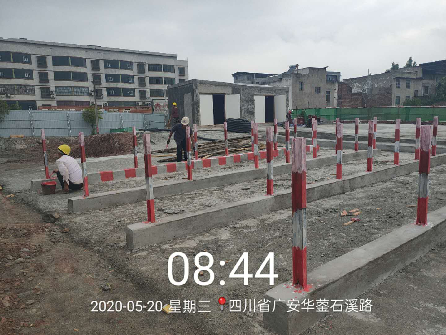 華鎣市高興鎮(zhèn)城鎮(zhèn)危舊房改造項(xiàng)目的安全文明施工形象展示